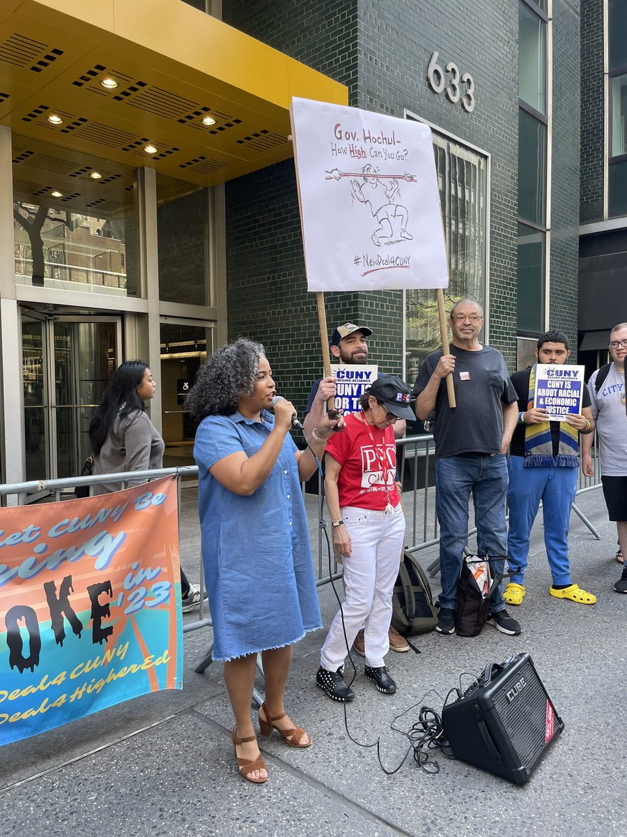 KarinesReyes87's tweet photo. Current and future students should not go on spring break and return to a @CUNY that is #SpringBroke!

Rallied (and even limboed) yesterday with @Sen_Gounardes, @PSC_CUNY and advocates in front of @GovKathyHochul’s office to oppose tuition hikes and invest in the #NewDeal4CUNY! https://t.co/0kjzd5EbqL