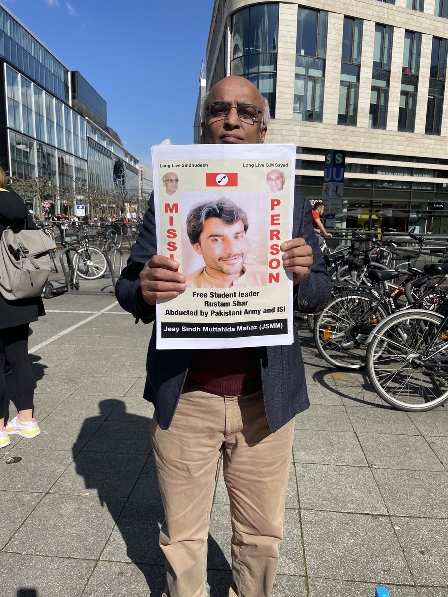 shafiburfat's tweet photo. JSMM protested in Germany against the extrajudicial arrest &amp; enforced disappearances of political activists of Sindh by the Pakistan Army &amp; ISI. https://t.co/9ymVWZUdJf