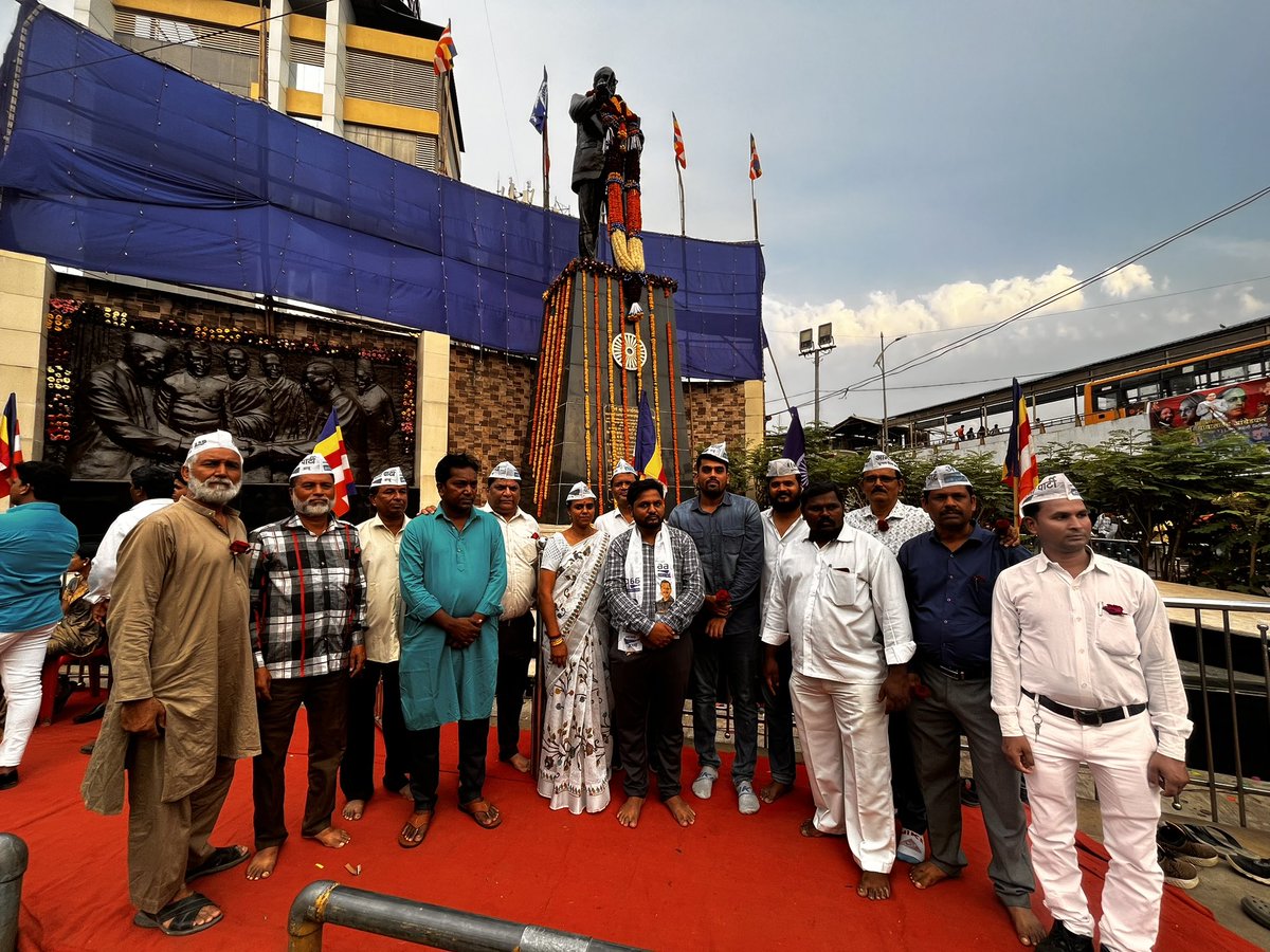 ThaneAap's tweet photo. आज दिनांक 14 अप्रैल 2023 की शाम ठाणे रेलवे स्टेशन के पास महात्मा बाबासाहेब अंबेडकर की 132वी जयंती पर ठाणे विधानसभा नई कमेटी आम आदमी पार्टी द्वारा कार्यक्रम आयोजित किया गया वंदे मातरम जय हिंद जय भीम जय महाराष्ट् #AamAadmiParty #thane
@AAPMaharashtra @AamAadmiParty @ArvindKejriwal https://t.co/kDUXnDO1Ff