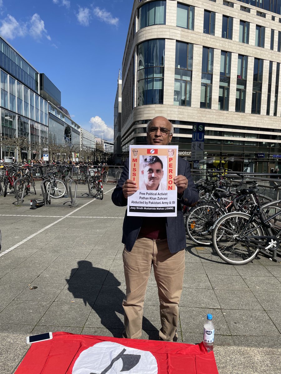 shafiburfat's tweet photo. JSMM protested in Germany against the extrajudicial arrest &amp; enforced disappearances of political activists of Sindh by the Pakistan Army &amp; ISI. https://t.co/tk9GdcBUnL