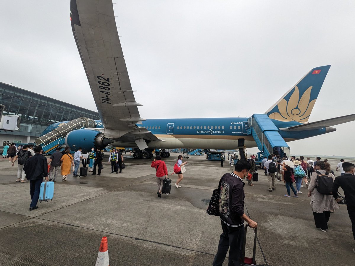 DerekRileySC's tweet photo. Last minute re-schedule puts us on the high-demand noon Hanoi-to-Saigon flight... a 787 Dreamliner (along with 272 other passengers). Thanks, @Boeing Charleston! https://t.co/UgfNXJdUXk