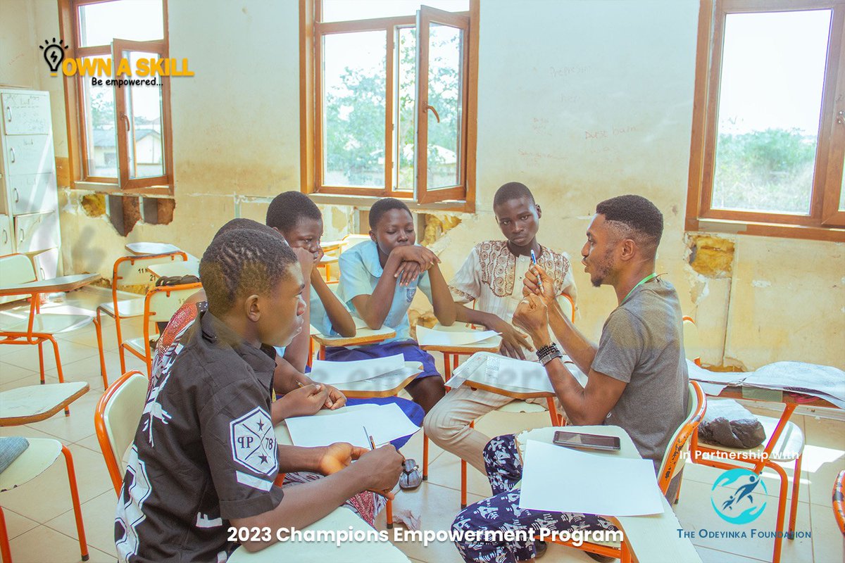 OwnAskill's tweet photo. A snapshot of a student that focused on the facilitator teaching Adire making, it gives a great joy that the boy can now draw patterns and also make an Adire wear. 

Organiser: @governor_inspires

In partnership with: @odeyinkefoundation
@mag.foundation

Photography @amidolayemi https://t.co/e5NGphm5yk