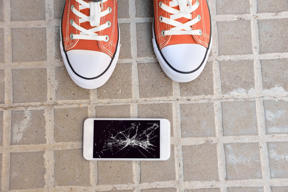 MONDAY:  We all use lots of different kinds of machines in our daily lives -- from appliances to cellphones. But when they break, can they be fixed? We're asking if it's time for tougher rules to make sure things can be repaired rather than thrown away. 1-800-565-1940
