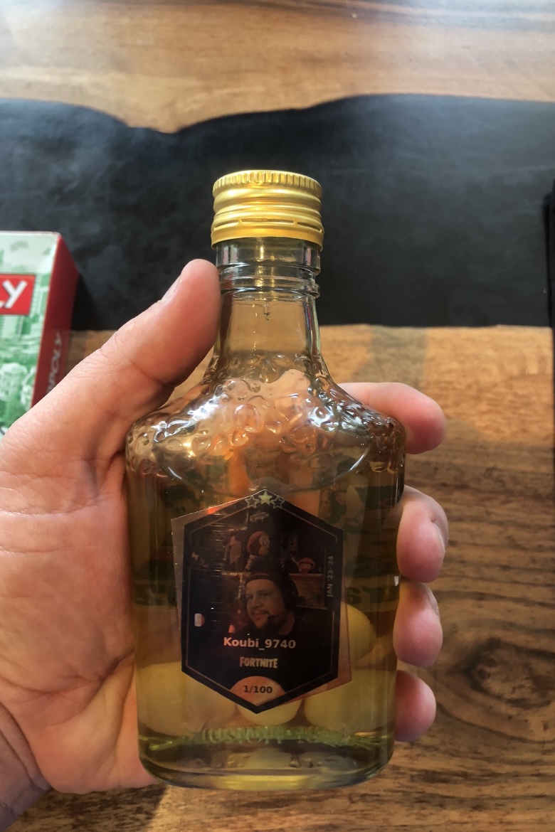 koubi_9740's tweet photo. Hello! Un petit concours  @SKULT_gg (Majeur Only) 
 1 petite bouteille de Rhum Arrangé maison à win!  

Condition : 
- Etre follow sur Twitter et Twitch.
- Retweet 
- Commenter "97k" et  Identifier 3 Skulters 
- Présent au tirage au sort pour les 1an du renouveau le 22/04 à 20h https://t.co/lReb9s9iWv