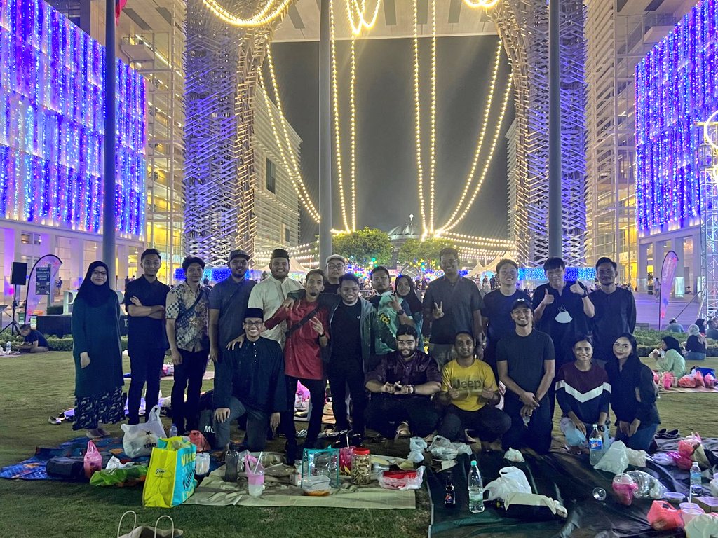 mudasepang's tweet photo. Terima kasih kepada @mudaxbangi dan @mudaputrajaya di atas anjuran Program Jom Berbuka Bersama MUDA.

Semoga kerjasama tiga MUDA Serangkai dalam menjayakan program-program akan lebih kerap di masa akan datang.

Next program, Rumah Terbuka Hari Raya MUDA?

#mudasepang https://t.co/dWNcAG6Vv0