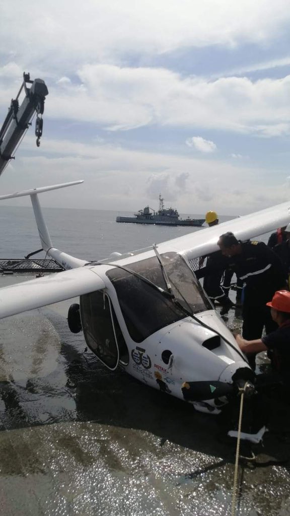 La <a href="/armada_ecuador/">Armada del Ecuador</a> recuperó la avioneta ultraligera de matrícula HCU-0076 que se accidentó el miércoles 12 de abril al noroeste de la #Isabela.

Personal del BAE #Orion lideró el operativo.

 📷 Armada Nacional