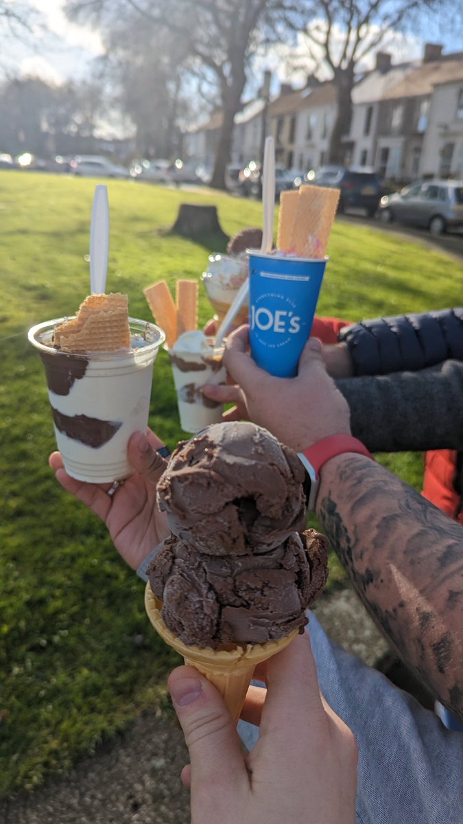 When you drag the team over to Swansea for #UKSPC23 , you make sure they're treated to a @JoesIceCream 🍦 What a fantastic day - so proud of this team 💚 @ParamedicsUK