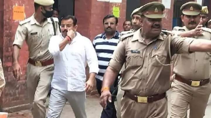 bku_bijnor's tweet photo. पूछता #किसान हमें मिलेगा कब इंसाफ, कब चलेगा बुल्डोजर और कब पलटेगी कार । तोड़ दो इनका भी अंहकार, मूछो को देकर ताव ललकार रहे हैं जनाब हमे कब मिलेगा इंसाफ पूछता #किसान।। @Uppolice @dgpup @CMOfficeUP @OfficialBKU @RakeshTikaitBKU https://t.co/LNEnlaMrok
