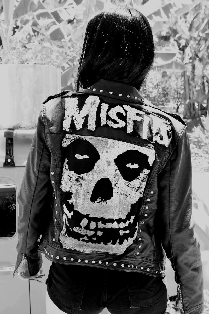 𝗚𝗘𝗡𝗘𝗥𝗔𝗧𝗜𝗢𝗡 𝗢𝗙 𝗦𝗖𝗔𝗥𝗦 (@rocknrollscars) on Twitter photo 