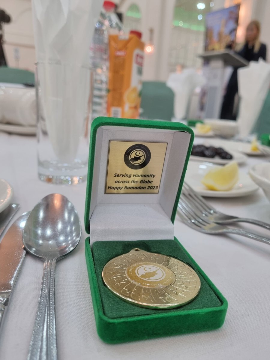 Here with <a href="/met_tpa/">Turkish Police Association 🇹🇷🇦🇿🇬🇧</a> representatives at the Cyprus Islamic Association Iftar in #Haringey. Honoured to be invited to represent the <a href="/metpoliceuk/">Metropolitan Police</a> <a href="/MPSEnfield/">Enfield MPS</a>
<a href="/MPSHaringey/">MPS Haringey</a>
Happy #Ramadan