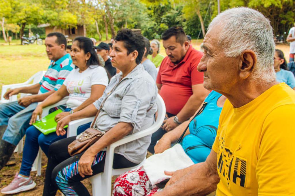 CORMACARENA's tweet photo. 🟢 #Noticia | Por primera vez en el Meta, la autoridad ambiental incluyó en el programa Pago por Servicios Ambientales (PSA), a 67 familias campesinas que habitan dentro de cinco áreas protegidas del departamento.
Más info 👉🏻 https://t.co/9PCpvHrXbu
#somosvida #somosmeta https://t.co/FAGoCyqigK