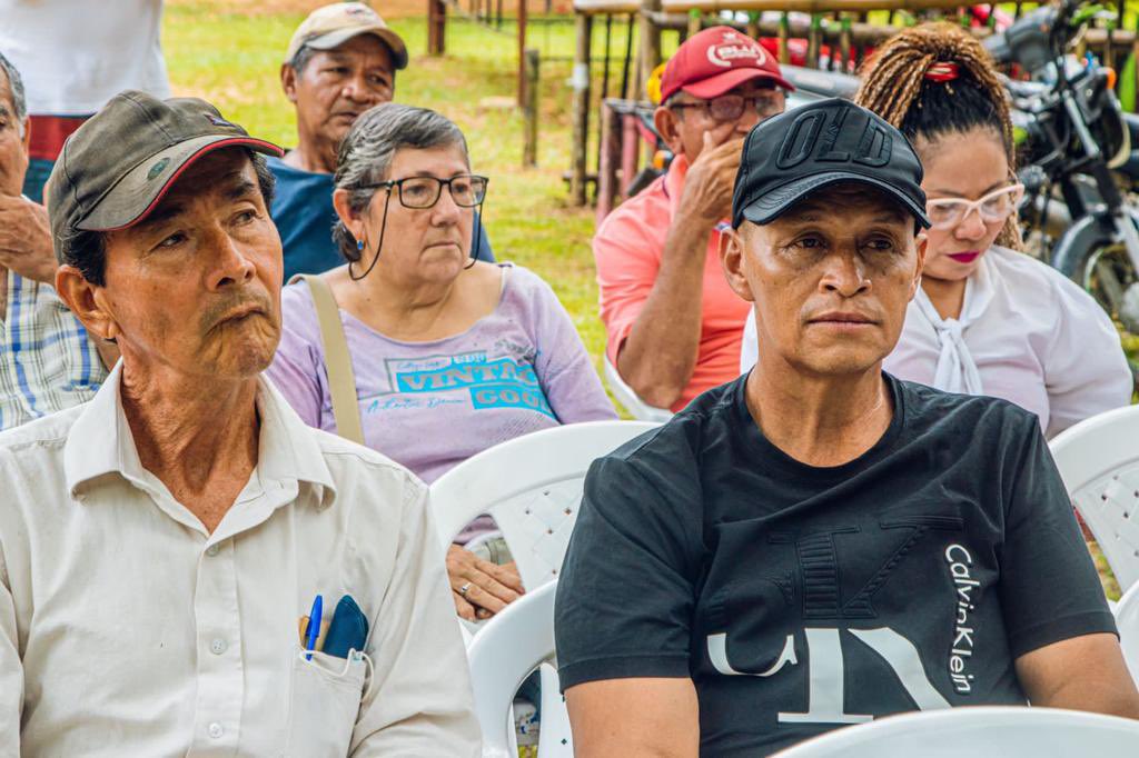 CORMACARENA's tweet photo. 🟢 #Noticia | Por primera vez en el Meta, la autoridad ambiental incluyó en el programa Pago por Servicios Ambientales (PSA), a 67 familias campesinas que habitan dentro de cinco áreas protegidas del departamento.
Más info 👉🏻 https://t.co/9PCpvHrXbu
#somosvida #somosmeta https://t.co/FAGoCyqigK