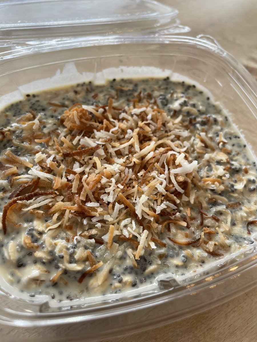 toasted coconut overnight oats 🤤🥥