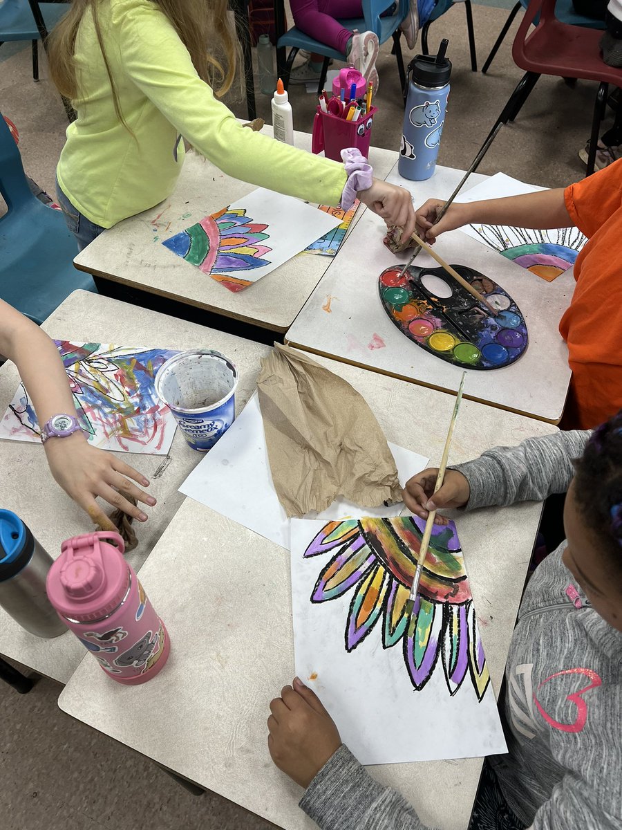 mspearson3's tweet photo. We love art Fridays! 🎨 https://t.co/M8A6SV0D4X
