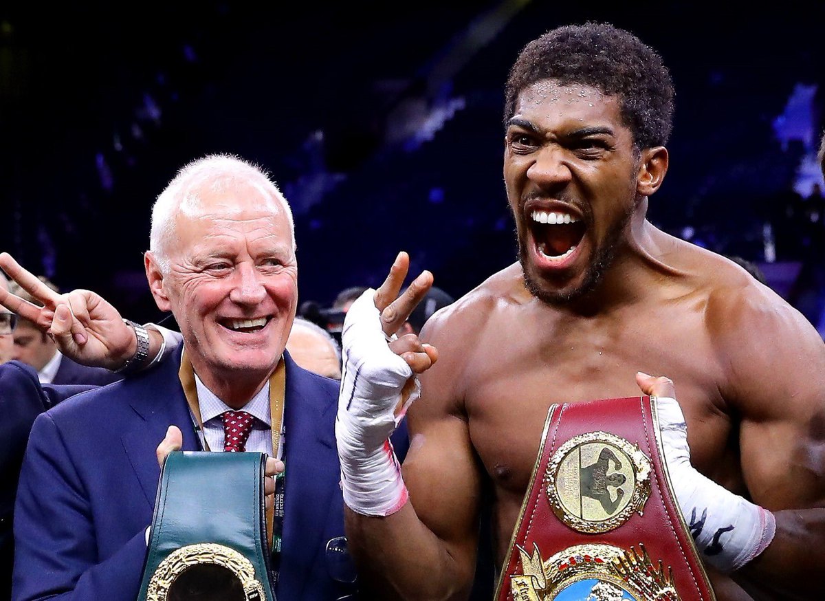 IFLTV's tweet image. “I think there were a few misquotes about he’s not boxing until December. He’s THINKING about not boxing until December.”

Barry Hearn hasn't ruled out Anthony Joshua boxing sooner than expected 👀

(Source: @JOEdotie)

#AnthonyJoshua #BoxingNews