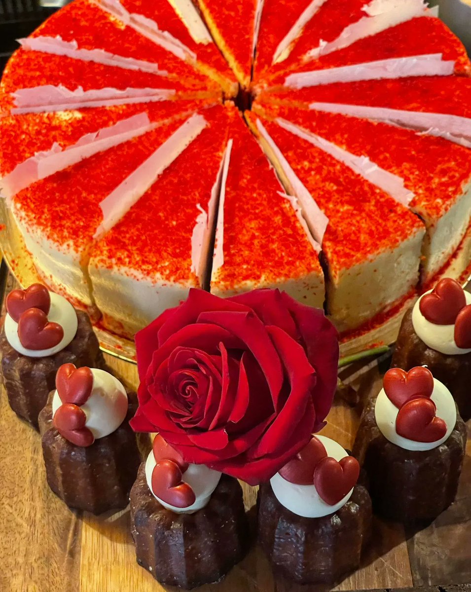 "Cake is for life, not just for weekends..."

#delilife #londonlife #sweettreats #sweettooth #cake #sweettooth #allthatsweetstuff #foodielove #dessertporn #delilife #sweet #sweettaste #sweettooth #food #foodie #londoner #livetoeat #sweettreat #sweettreats #ValentinesDay