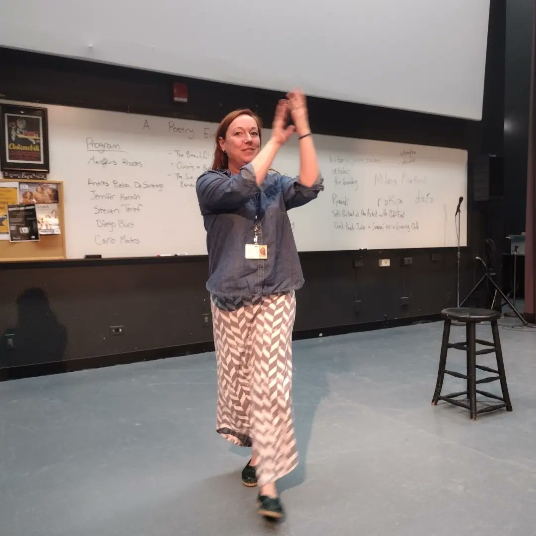 truman_sa's tweet photo. A Poetry Event

#PoetryMonth #poetry #onetruman #falconfriday #chicago #educator @trpresdrj https://t.co/T3wUpYAMZV