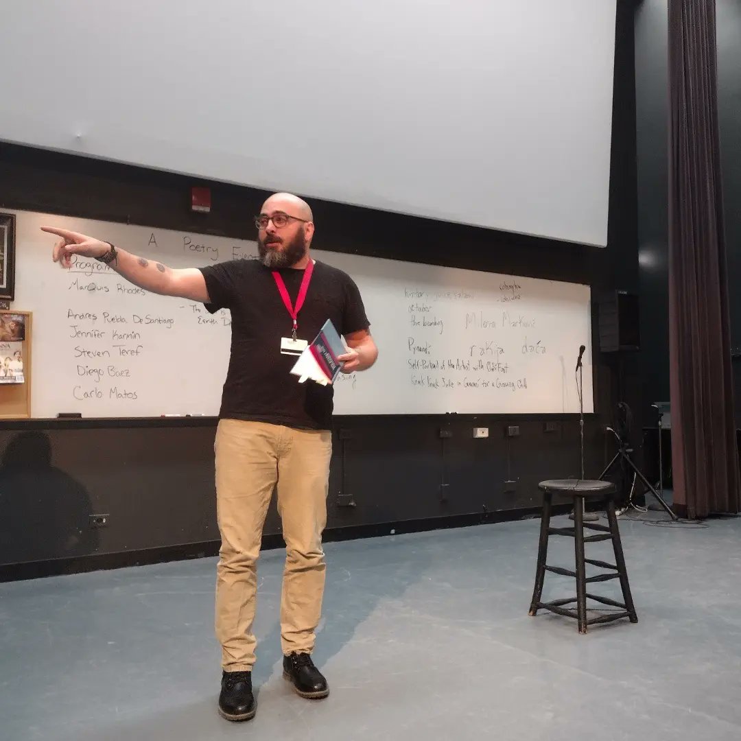 truman_sa's tweet photo. A Poetry Event

#PoetryMonth #poetry #onetruman #falconfriday #chicago #educator @trpresdrj https://t.co/T3wUpYAMZV