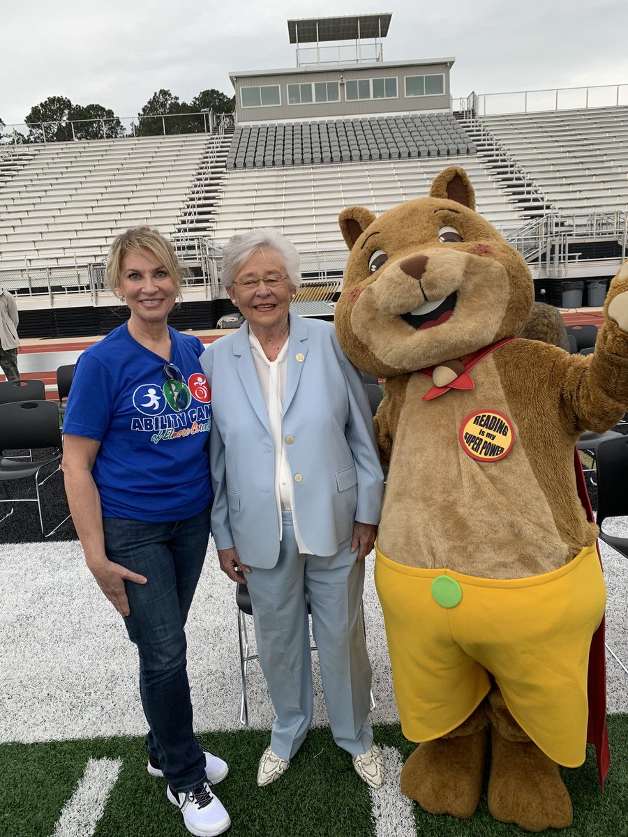 amy_harrison07's tweet photo. Volunteering today at the Ability Games in beautiful Wetumpka! Had the honor of standing next to our Governor, a fellow Alpha Gam, who promotes Literacy on behalf of all of Alabama’s children🐿️❤️🐿️ @GovernorKayIvey @ECBOED @AlabamaAchieves @Alabama_Reading @ALSDEOSI https://t.co/K787nlOpTz