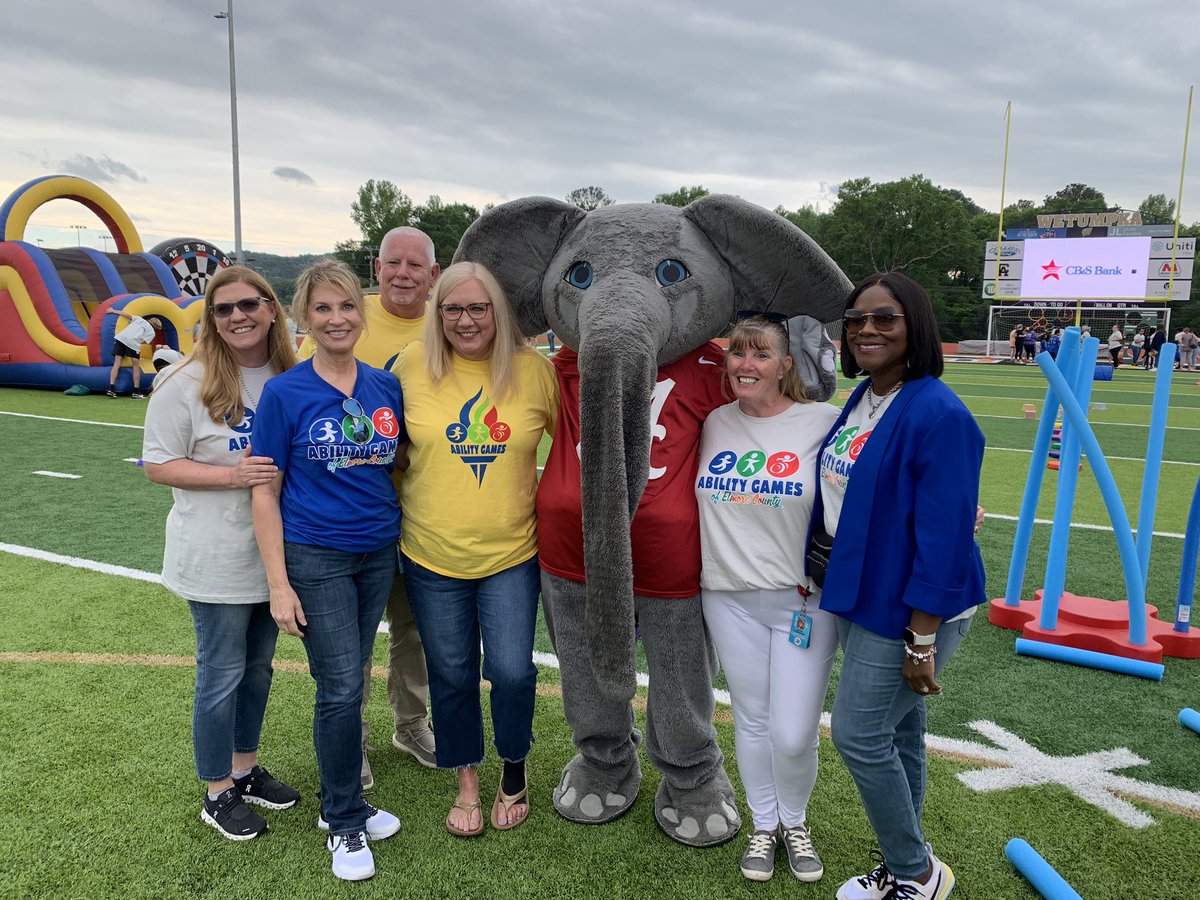 amy_harrison07's tweet photo. Volunteering today at the Ability Games in beautiful Wetumpka! Had the honor of standing next to our Governor, a fellow Alpha Gam, who promotes Literacy on behalf of all of Alabama’s children🐿️❤️🐿️ @GovernorKayIvey @ECBOED @AlabamaAchieves @Alabama_Reading @ALSDEOSI https://t.co/K787nlOpTz