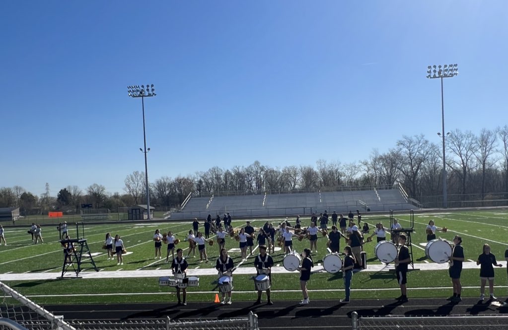 DonnaSteff's tweet photo. It’s a great day to be a Viking! 💙💛 @HopewellAreaSD Olympics yesterday. Thanks to @DrLynnUtchell for organizing an awesome day for our student athletes, band, buddies, faculty, and staff! #VikingPRIDE https://t.co/wmY0bZYPpl