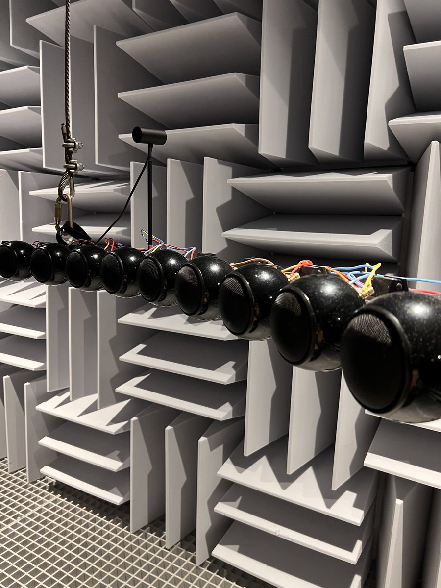 Learning about sound in the <a href="/BoysTownHosp/">Boys Town National Research Hospital</a> tour of a no-echo anechoic chamber. #nescifest