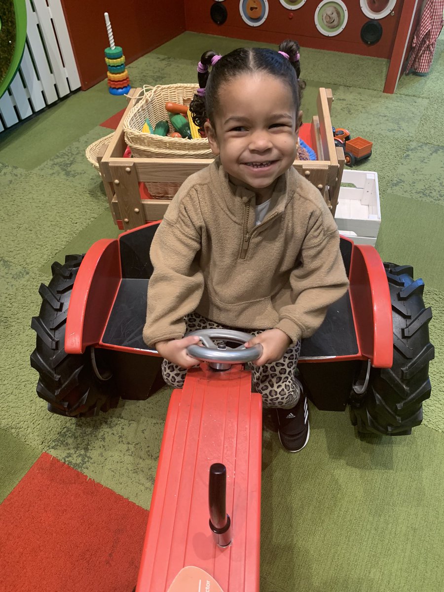 jamjamwalton's tweet photo. Family Fun Friday @KidsQuestCM @MarciLeaWalton #WaltonPartyof4 #DaddyJam https://t.co/4BWe5wNqbS