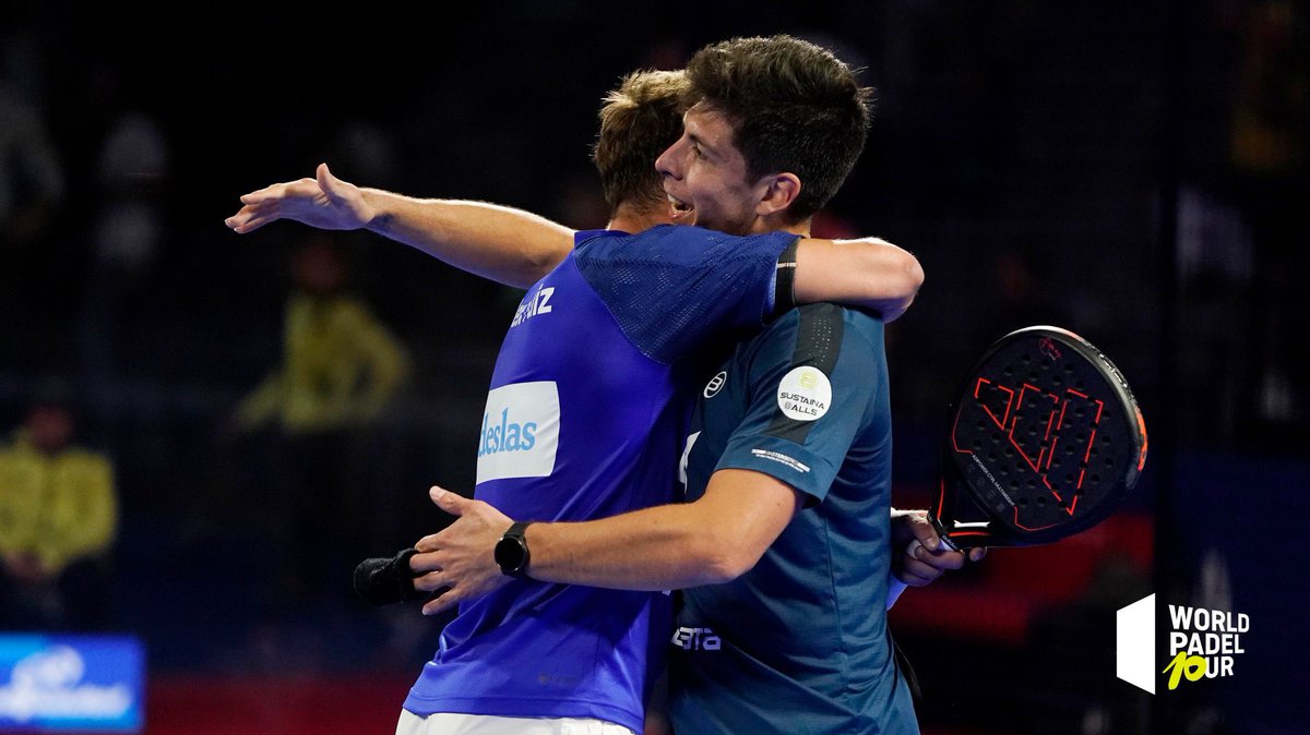 11alexruiz's tweet photo. QUE BARBARIDAD GATOOO 🔥

Primeras semis del equipo !! Mucho trabajo, mucho esfuerzo y muchas ganas ! 😍

Mañana seguimos disfrutando de un día más en Andalucía 💚 

Vamos equipazoooo 🤟🏽 @JuuanTello @RodriOvide @J3Padel @cesardiazcasasola @vicente_a.physio https://t.co/qVCpR7X14i