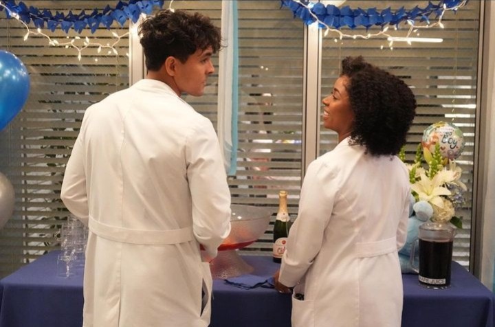 Nikoterhosource's tweet photo. ┆news┆↬ 📷 Additional Promotional Photo of Niko as Lucas Adams in Grey's Anatomy 19X15 “Mama Who Bore Me”
Aired Thursday, April 13th 9/8c on ABC
4/14
-
#NikoTerho #LucasAdams #AlexisFloyd #SimoneGriffith #Lumone #GreysAnatomy https://t.co/AuAFt7Y8My