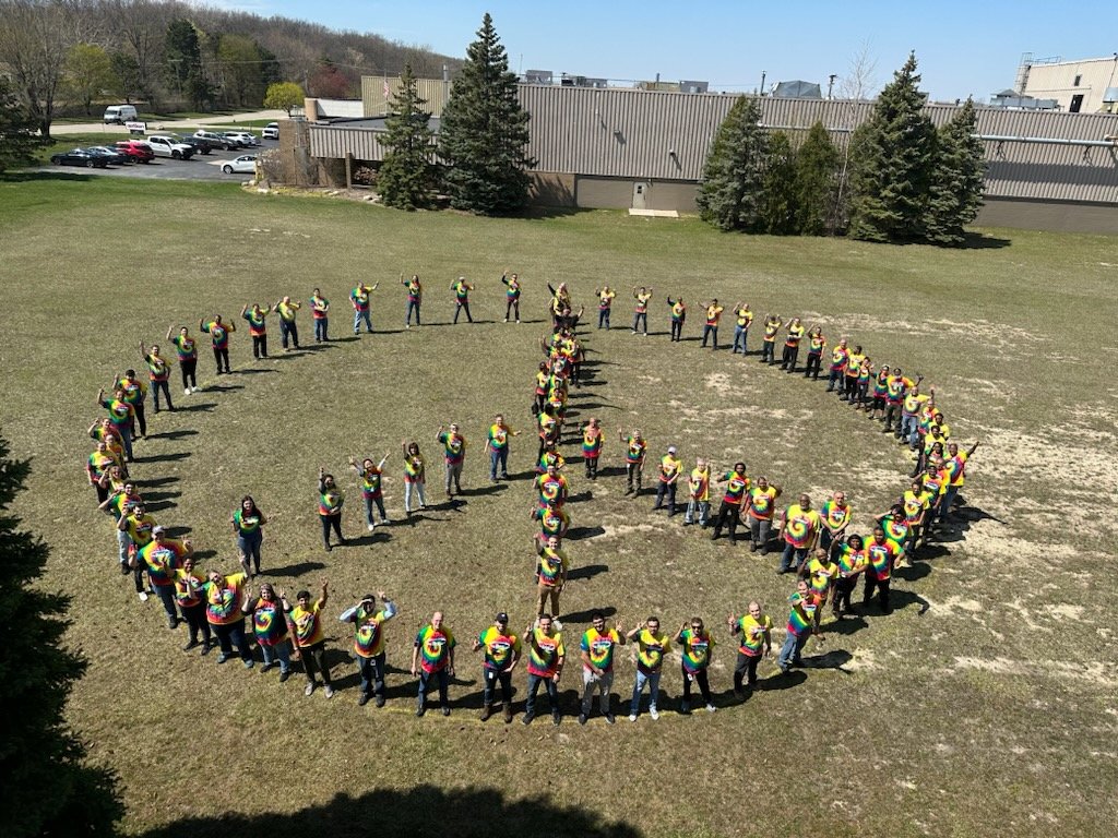 delphiautoparts's tweet photo. To celebrate #RemanDay, team members at our remanufacturing facility in Troy, Michigan, took some time to clean around the building, prepare to plant flowers, and tidy the picnic area for summer. Way to go, team! #RemanDay2023 https://t.co/zgI5eLMw8S