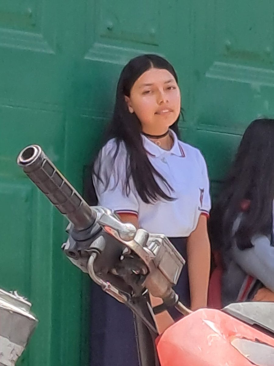 radiolacalle's tweet photo. #ATENCIÓN | Bryanna Sofía Chaux Andrade, de 13 años, desapareció en el sector de Tumbaco.

A las 11:00 de este viernes 14 de abril salió de su casa en la comuna Leopoldo L. Chávez hacia el colegio, pero nunca llegó a él. Su familia está preocupada. https://t.co/pXC82Gx2LM