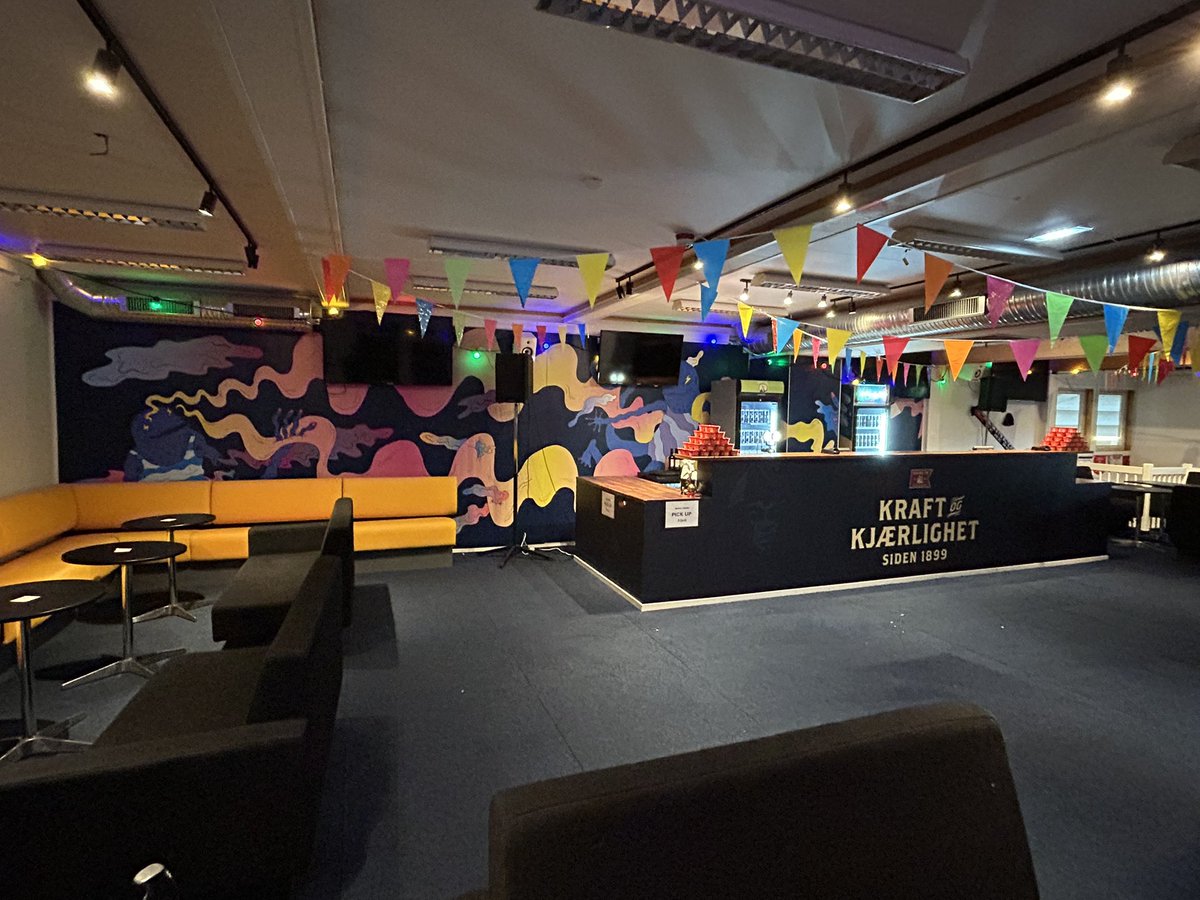 Di mørkeblå tweet media