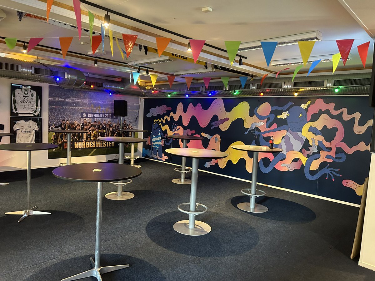 Di mørkeblå tweet media