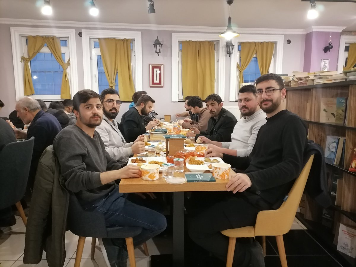 MGKitapKahve's tweet photo. MG Kitap Kahve'de Askıda iftar programı
#Askıdaİftar

Sizlerde bir öğrencimizin iftarını üstlenmek ister misiniz? 

1 kişilik iftar bedeli sadece 80₺'dir.
Değerli Bağışçımızın Sponsoru olduğu #Askıdaİftar programını gerçekleştirdik. https://t.co/Vi5BCNrN3O