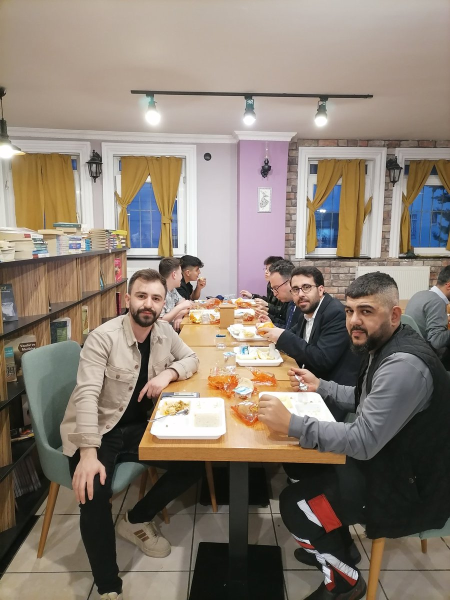 MGKitapKahve's tweet photo. MG Kitap Kahve'de Askıda iftar programı
#Askıdaİftar

Sizlerde bir öğrencimizin iftarını üstlenmek ister misiniz? 

1 kişilik iftar bedeli sadece 80₺'dir.
Değerli Bağışçımızın Sponsoru olduğu #Askıdaİftar programını gerçekleştirdik. https://t.co/Vi5BCNrN3O