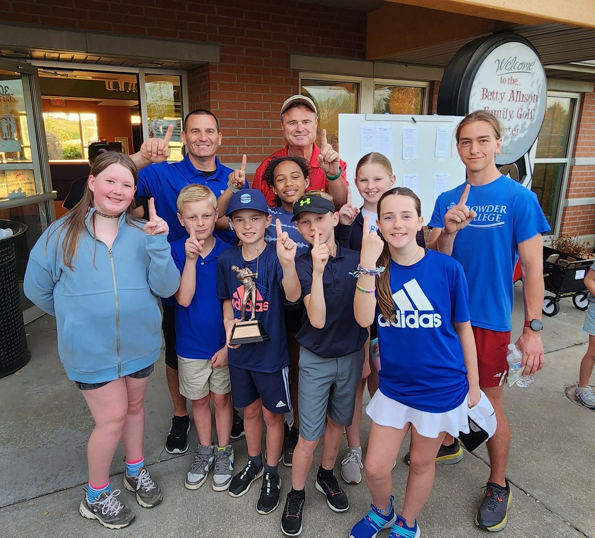 Coach Neville tweet media