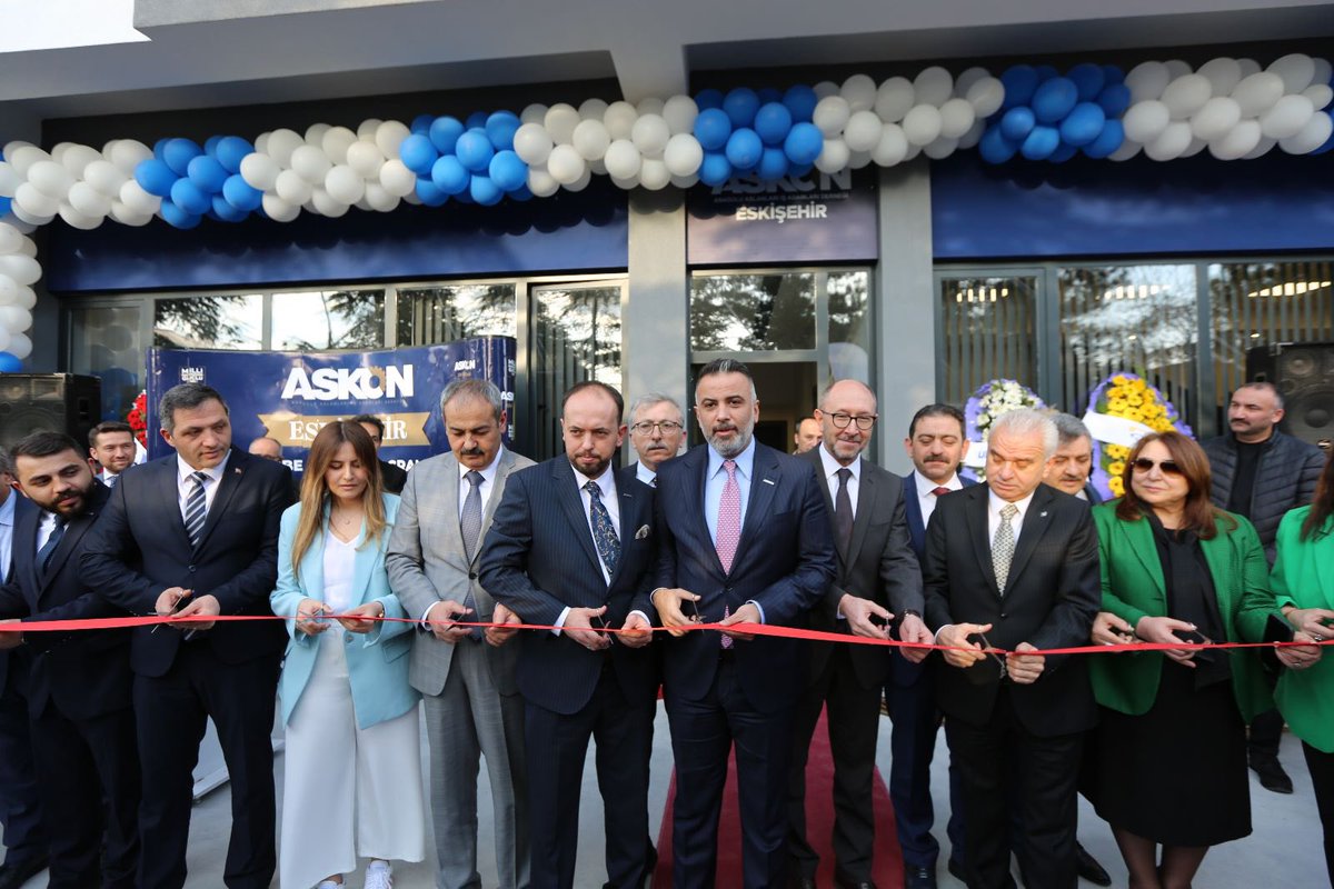 orhanaydin's tweet photo. Ülkemizin kadim şehirlerinden Eskişehir’de mübarek Ramazan ayında ve cuma gününde ASKON şubemizin açılışını gerçekleştirdik. Eskişehir şubemiz şehrimize ve ülkemize hayırlı olsun. https://t.co/MsCEhiXG6o