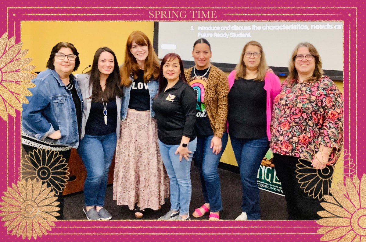 MsSol_HdzReads's tweet photo. We as elementary librarians are sticking together as we learn and grow from the great @shannonmmiller! 💐😍📚@byStickTogether @MrsVSalcedo @AR_Bookwoman @TinaGarza31 @LFELibrary @dahSchoenmakers @LFCISDLibraries https://t.co/IhTfk6Lh9w