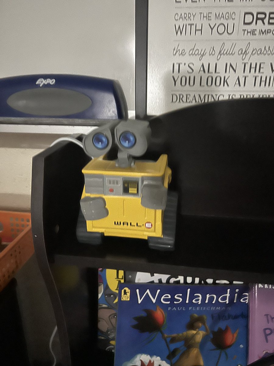 nflaherty10's tweet photo. Nothing like starting off Earth Day Celebrations with Wall-E https://t.co/bMObIZNYuE