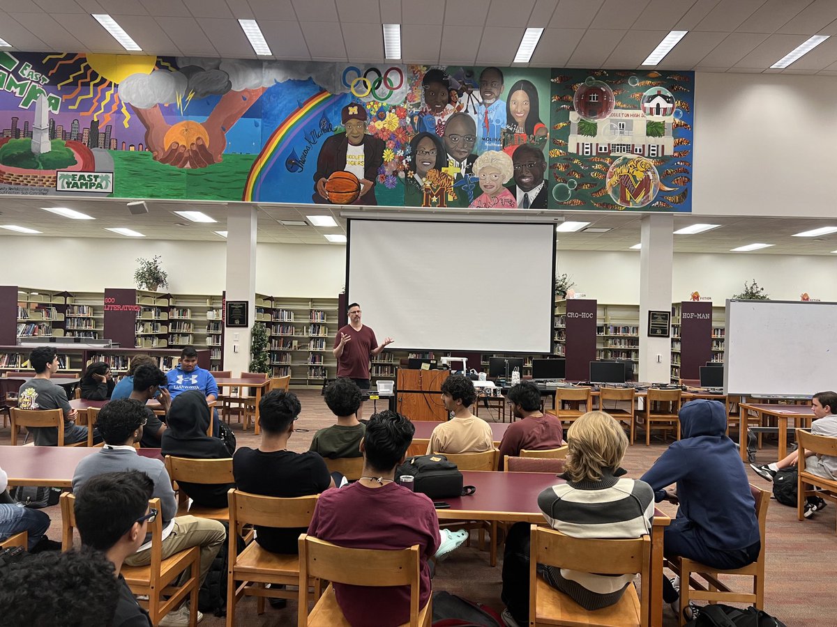 MiddletonSTEM's tweet photo. Thank you Mr. Gabrial Hartnett, with Neon Temples and USF 💻 our Cybersecurity and Computer Science magnet students enjoyed the knowledge gained from your impressive Cybersecurity career. #knowledegeispower #realexperiences @HillsboroughSch @SDHCMagnet https://t.co/1UFEKQ167A