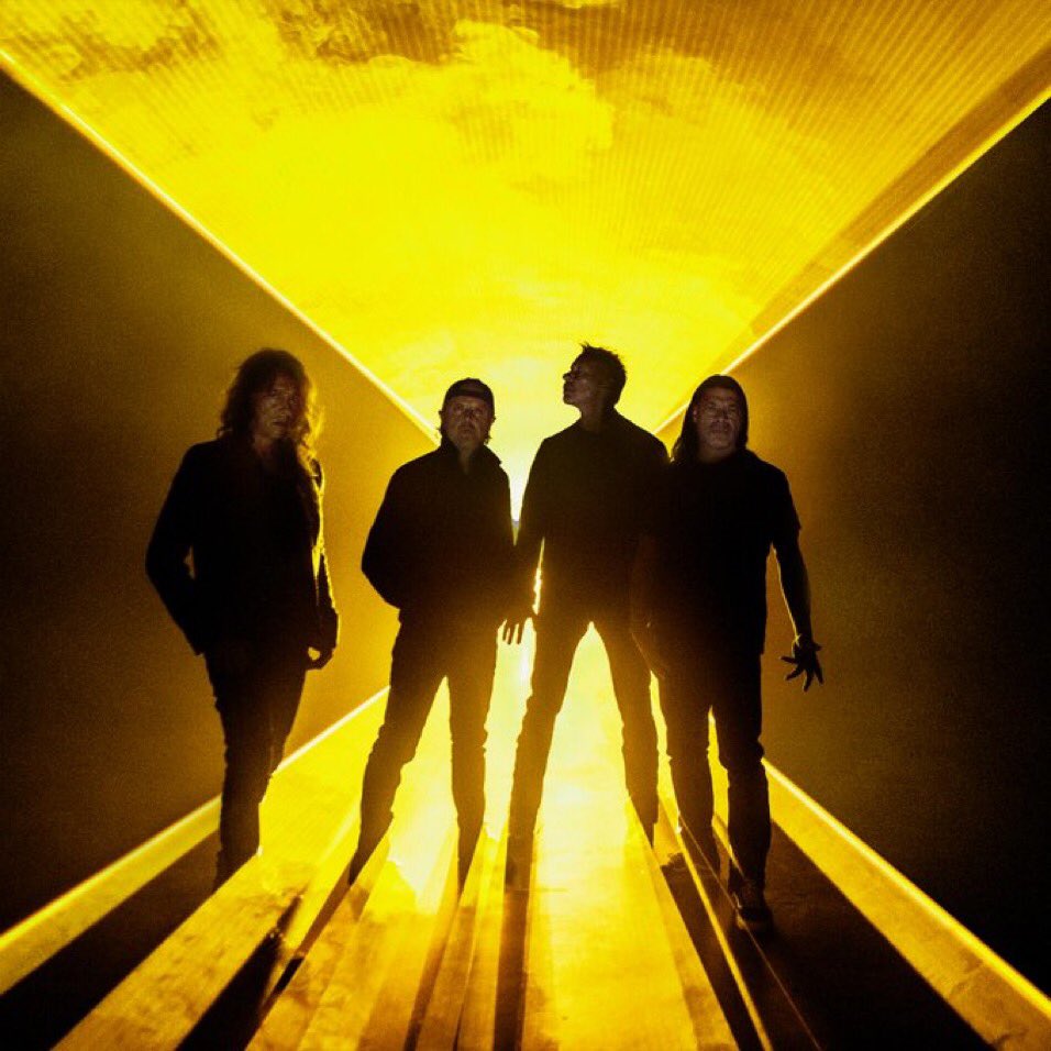 Is it just me, or does the look of the new #Metallica album promos give off distinct #Stryper vibes?