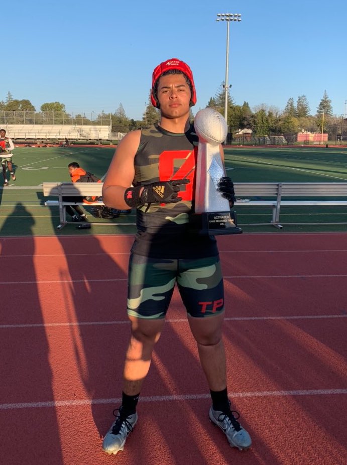 FelderKado's tweet photo. Game Winning Play‼️@TPGURU_NOZON3 @WARE_TPGURU @JJr0 @ErvCal @GregBiggins @BrandonHuffman @gabecamarillo_ @PGregorian @GHoward_Scout @DavidKuma9 @MohrRecruiting @alecsimpson5
#CaliAllStateLB #ThreeStar⭐️ #2024 https://t.co/dWdbmIJaag