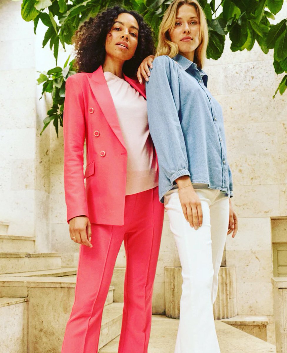 ☀️11am tomorrow ~ Sat. April 15th ~ Our in-store fashion show☀️ New looks for the spring season from office to evening🌷🙌🌸🌟