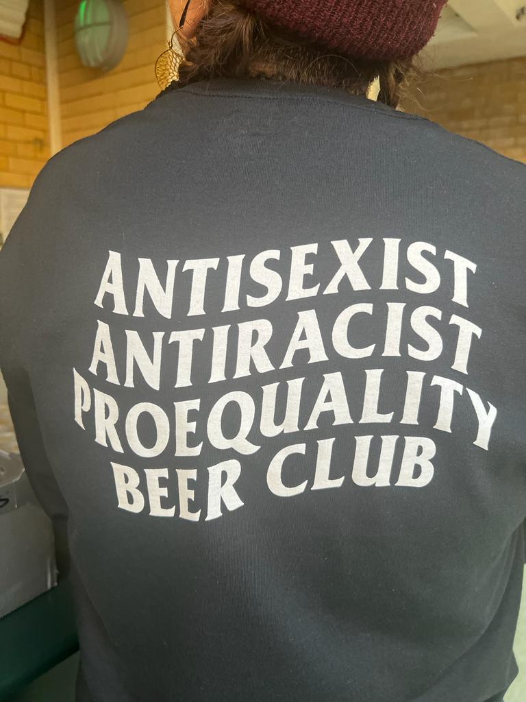 firstchopale's tweet photo. Loving the sartorial elegance on display when I delivered to @victoriabaths yesterday - thatβs a beer club Iβd love a scoop or two in βπΌ
Get yourself down there tomorrow to their Spring Festπ
https://t.co/gkomHVDvCO
#craftbeer #antisexist #antiracist #proequality https://t.co/mxYoIgbWtH