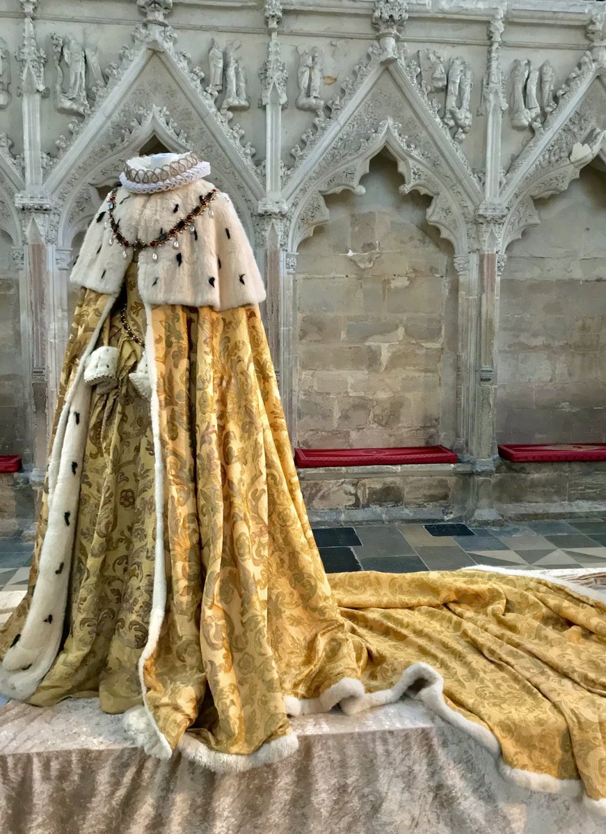 Wendz On Twitter RT burgonsoc Coronation Robe Worn By Cate 