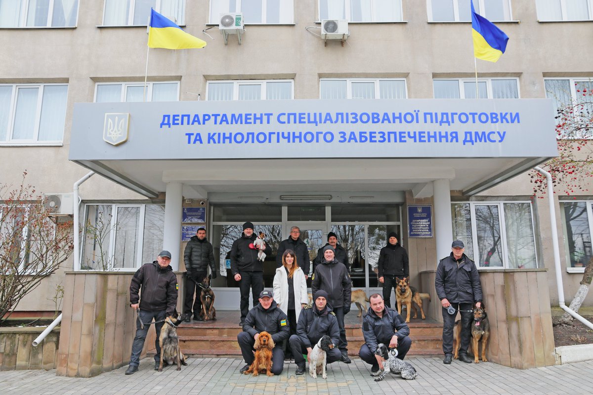 ICMPDinEECA's tweet image. On 14/4/2023, ten canine teams of the State Customs Service of Ukraine successfully completed a 2-week specialized training provided by the "EU Support in Strengthening #IntegratedBorderManagement in 🇺🇦 – Resilience”, the EU-funded project.

#icmpd #migration #bordermanagement