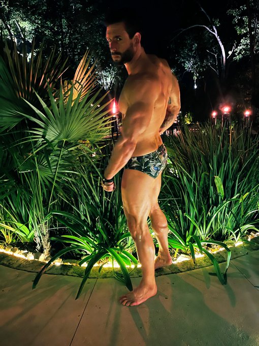 Jungle fever 🦁 https://t.co/ZcxX6PjTcd<a href="/tag/militarymen"class="tags"><span>#militarymen</span></a><a href="/tag/bulge"class="tags"><span>#bulge</span></a><a href="/tag/vpl"class="tags"><span>#vpl</span></a><a href="/tag/onlyfans"class="tags"><span>#onlyfans</span></a><a href="/tag/onlyfansmuscle"class="tags"><span>#onlyfansmuscle</span></a>