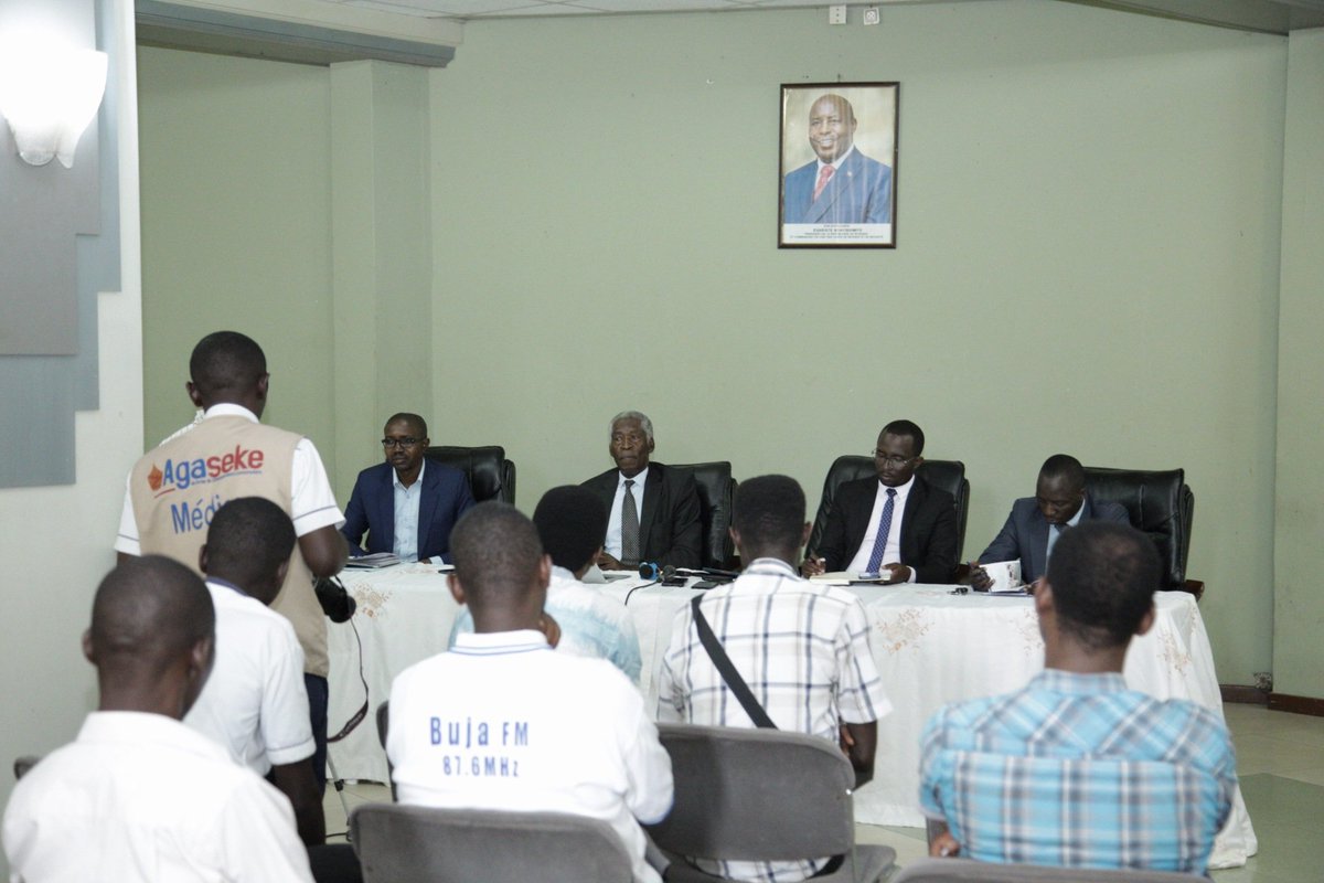 CiridBujumbura's tweet photo. Le @CiridBujumbura a organisé, ce 14-04- 2023, à l'hôtel #SourceduNil, une Réunion de Lancement des préparatifs du Forum International du Tanganyika,3è édition axé sur la promotion de l'économie verte dans une région de pacifié avec les médias &amp; ses partenaires
#Burundi 
#Afrique https://t.co/GhWa6l7TLi