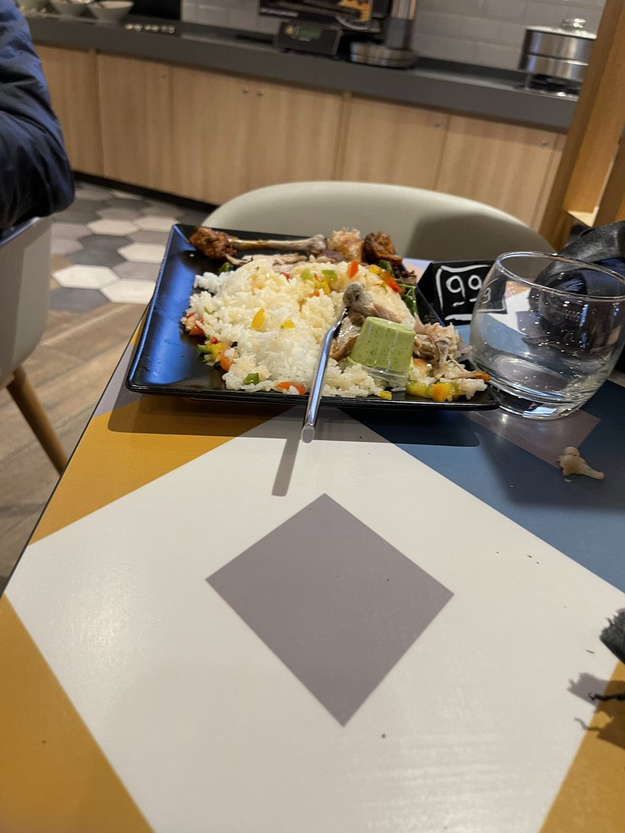 fgoikoetxea's tweet photo. @AirFranceES Hoy el chef estaba de vacaciones https://t.co/t0cZfOlIUZ