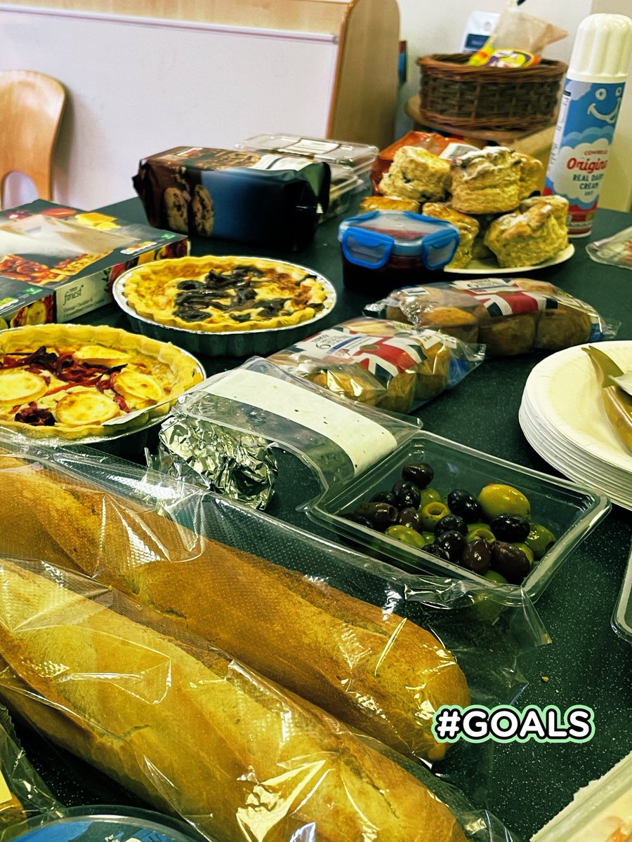 stefmaudsley's tweet image. Reflections on a lovely day 🤗 early SLT mtg - fab way to start, lunch mtg with specialist midwives, time @central_SPCMHT &amp;amp; @HStottLSCFT. To finish off 💕 a fab catch up re MMHA week plans with @F_lunat #lovemyjob #grateful @WeAreLSCFT #sharedlunch #connections